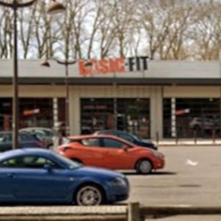 Logement Cosy - Proche Du Prado Apartman Bourges Kültér fotó