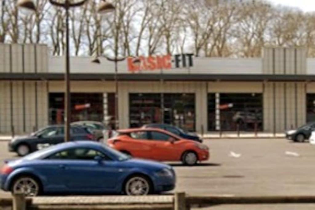 Logement Cosy - Proche Du Prado Apartman Bourges Kültér fotó