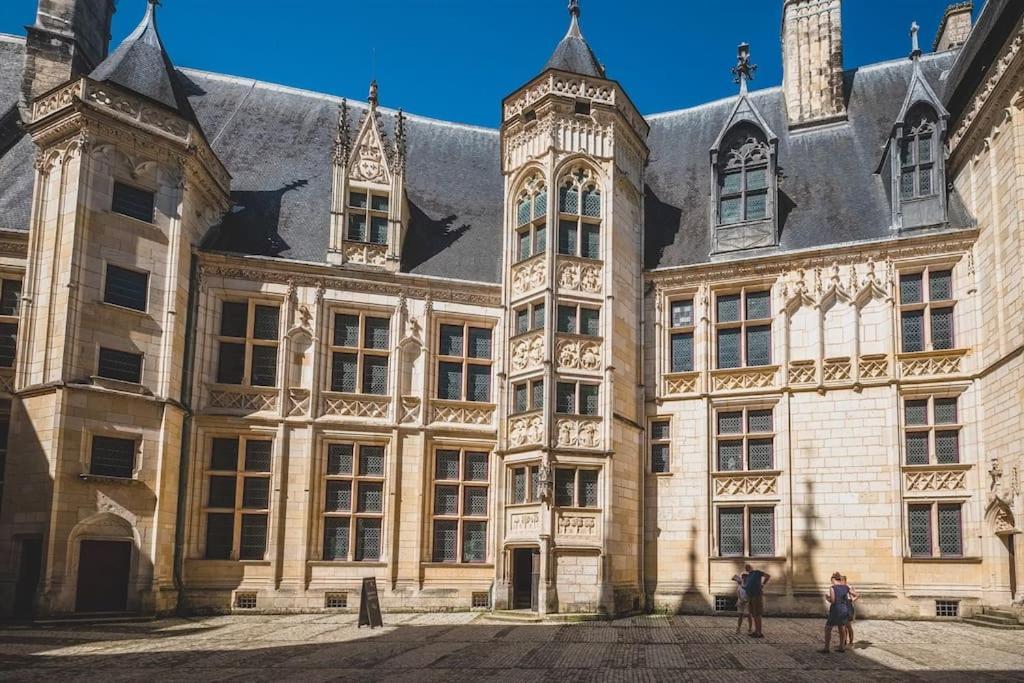 Logement Cosy - Proche Du Prado Apartman Bourges Kültér fotó